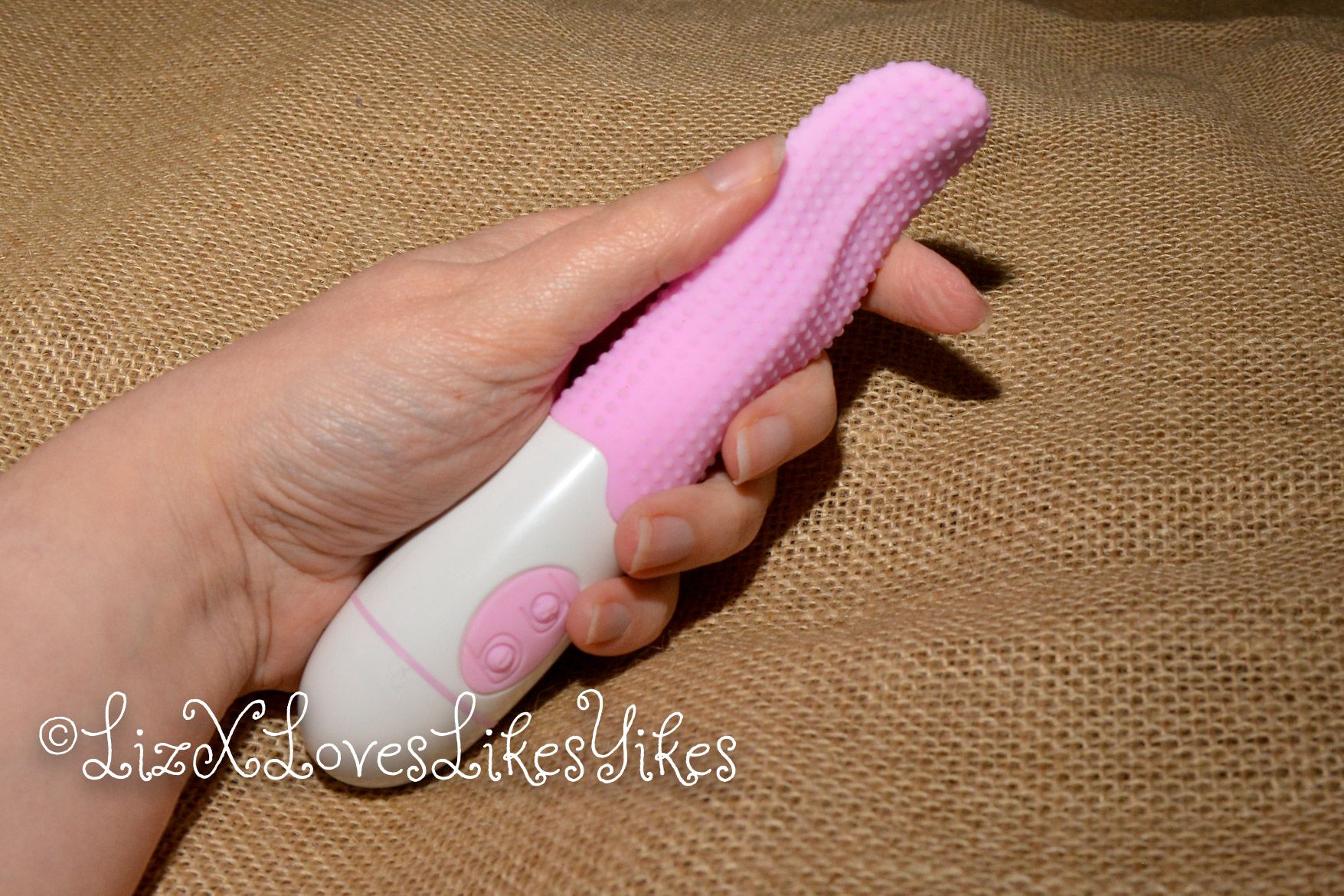 Crazy Tongue Vibrator - Utinta Leptura Review by LizX