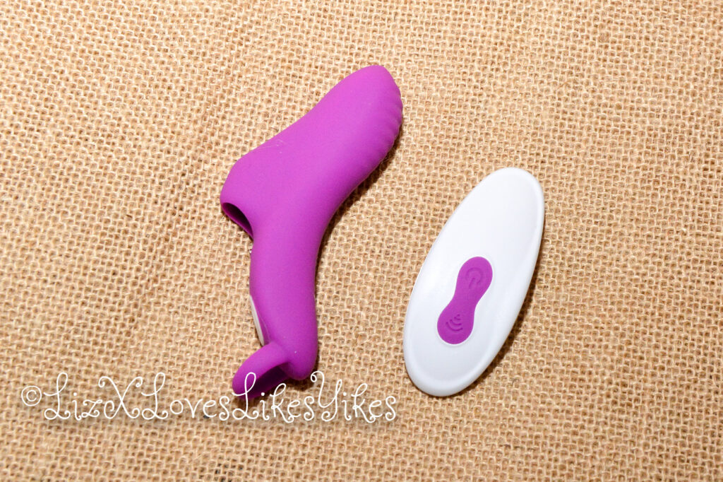 G Spot Finger vibrator with remote control - Paloqueth Copyright LizXLikes