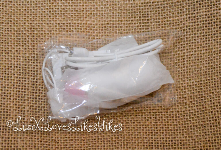 Review of Bombomda Cat Claw Licking Vibrator for Women Copyright Liz BlackX