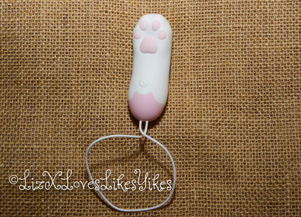 Review of Bombomda Cat Claw Licking Vibrator for Women Copyright Liz BlackX