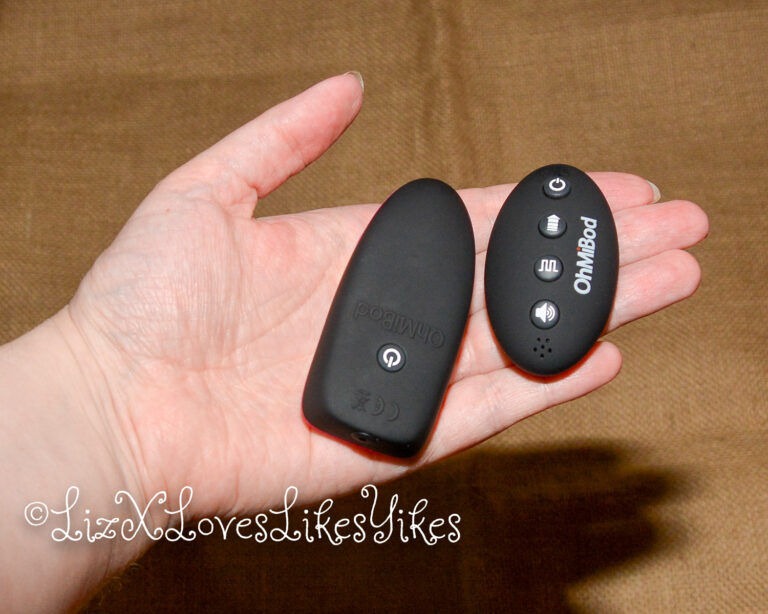 Review of the OhMiBod - Club Vibe 3.OH Music Vibrator Copyright Liz BlackX