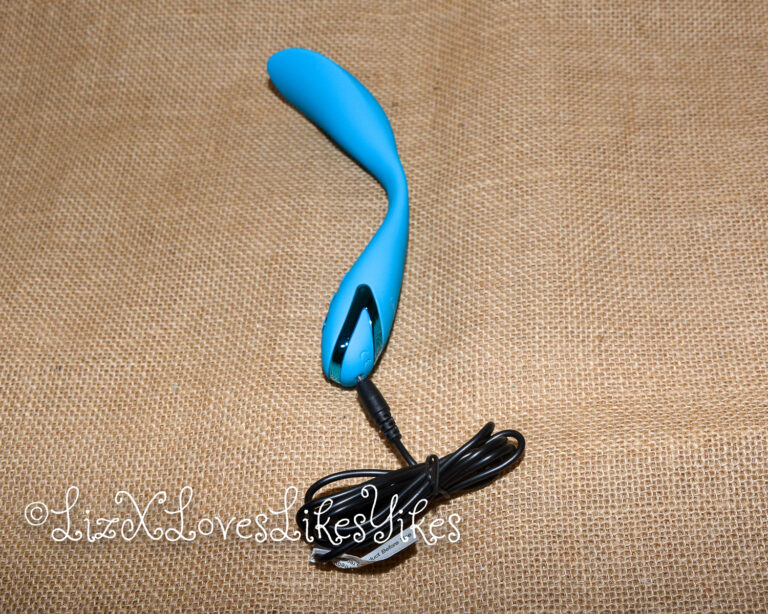 Review of the CalExotics California Dreaming Palm Springs Pleaser Flexible Vibrator Copyright Liz BlackX