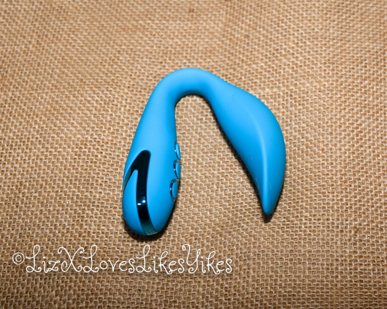 Review of the CalExotics California Dreaming Palm Springs Pleaser Flexible Vibrator Copyright Liz BlackX