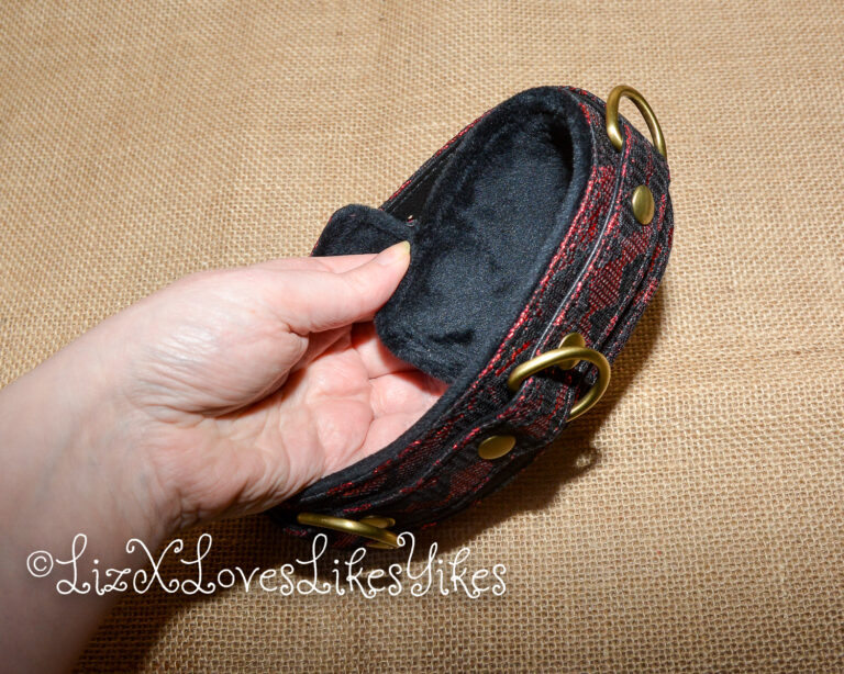 Review of the Liebe Seele Victorian Garden Lace and Velvet Collar with Chain Leash