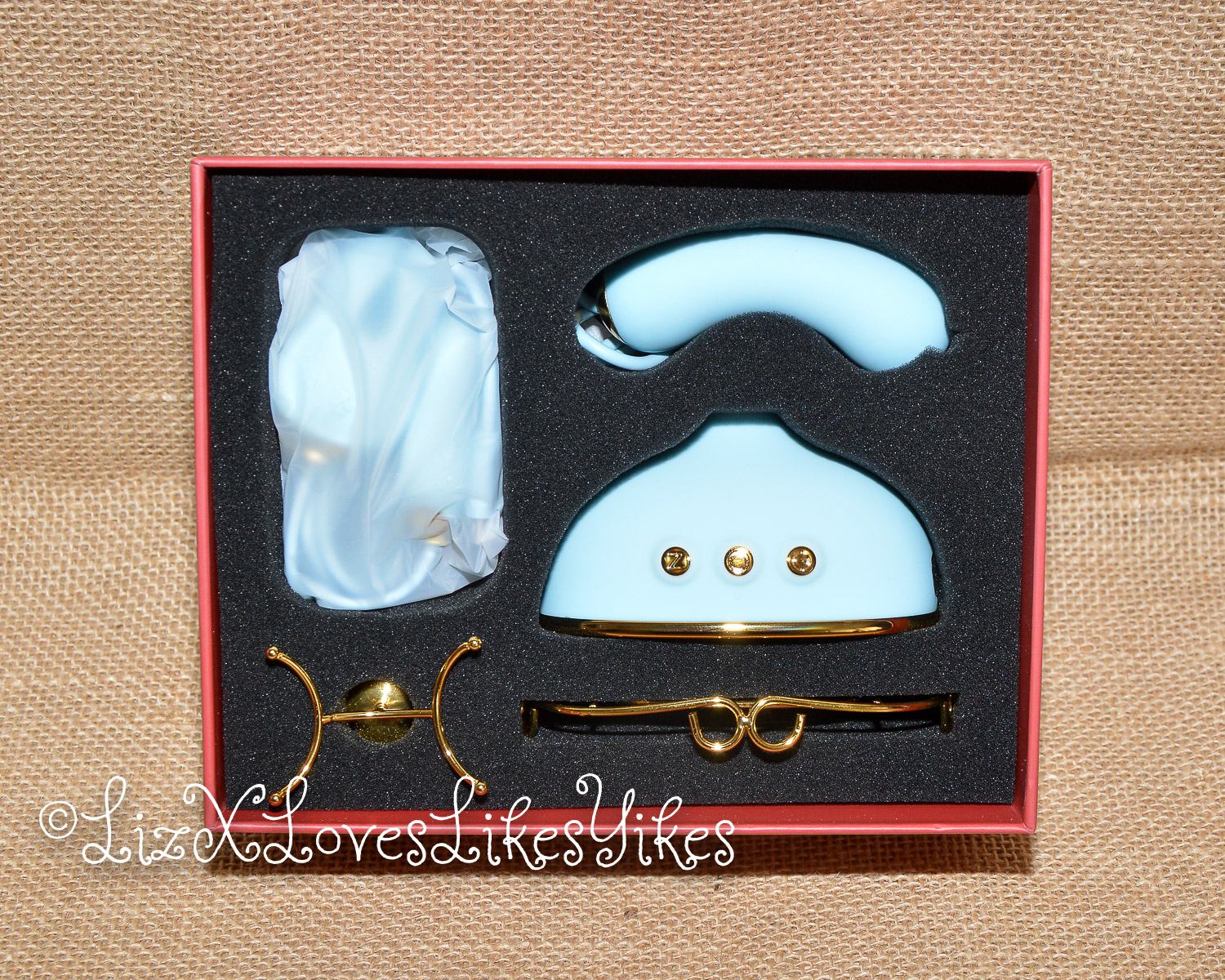 Review of Svakom Retro Telephone Massager Copyright Liz BlackX