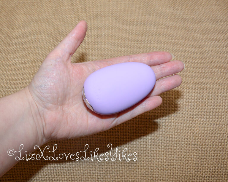 Review of Je Joue Mimi Clitoral and External Vibrator - Lilac Copyright Liz BlackX