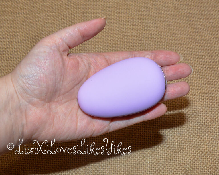 Review of Je Joue Mimi Clitoral and External Vibrator - Lilac Copyright Liz BlackX