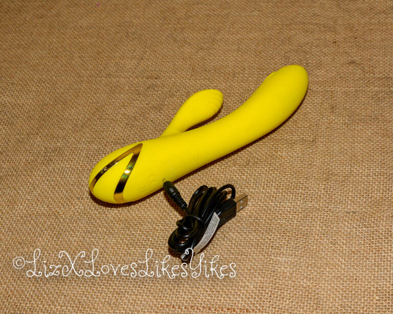 Review of the California Dreaming San Diego Seduction Dual Stimulation Vibrator CalExotics Copyright Liz BlackX