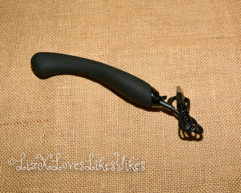 Review of the Juno Flex G-Spot vibrator by Je Joue, sponsored by Bettystoybox.com Copyright Liz BlackX