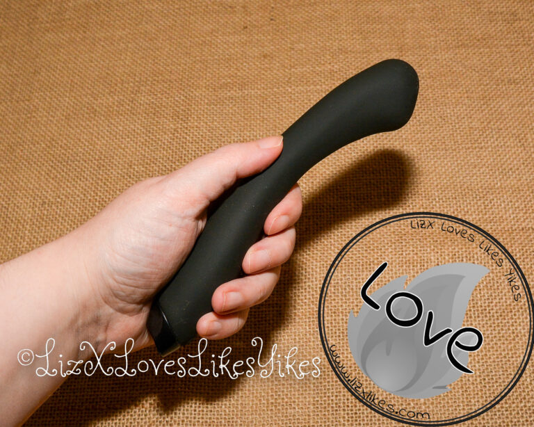 Review of the Juno Flex G-Spot vibrator by Je Joue, sponsored by Bettystoybox.com Copyright Liz BlackX