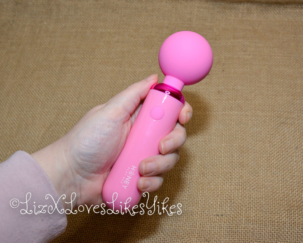 Review of the Pomi Wand Powerful Mini Vibrating Wand Massager Honey Play Box from Honeyplaybox.com Copyright Liz BlackX
