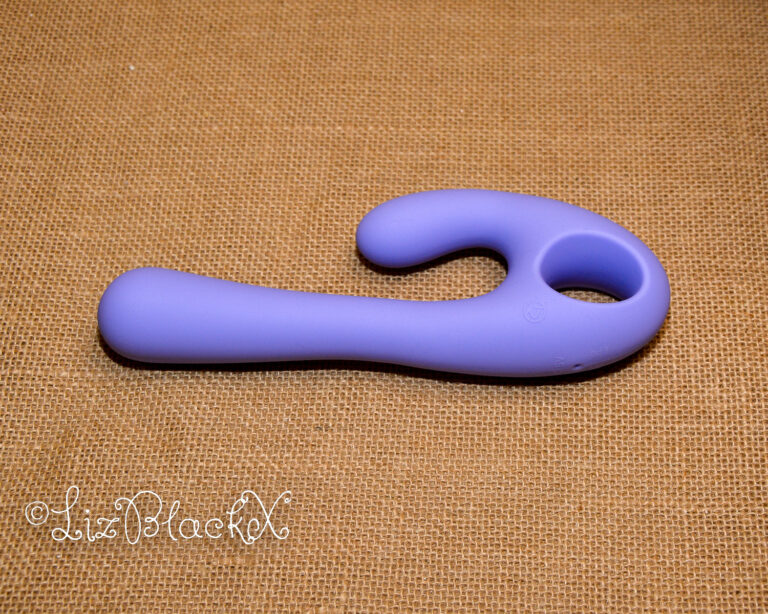 Review of the Flex Bi from Nomi Tang Copyright Liz BlackX