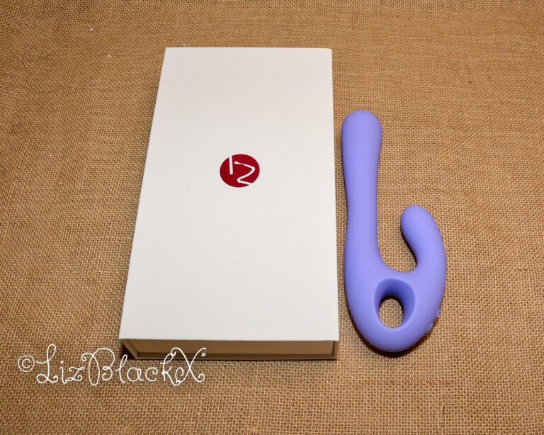 Review of the Flex Bi from Nomi Tang Copyright Liz BlackX