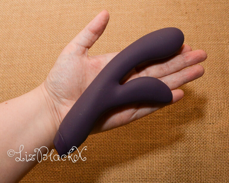 Review of the Je Joue Hera Dual Stimulation Rabbit Vibrator - Purple Copyright LizBlackX