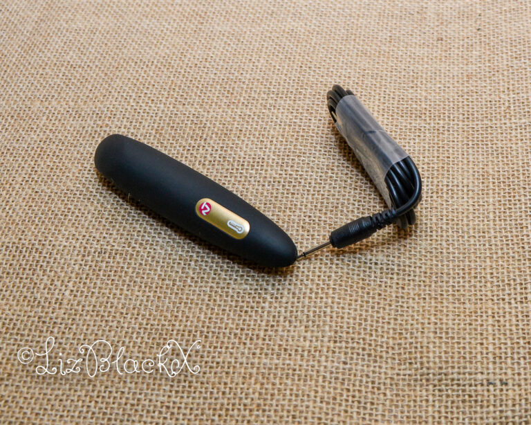 Review of the Samba lipstick vibrator by Nomi Tang Copyright Liz BlackX