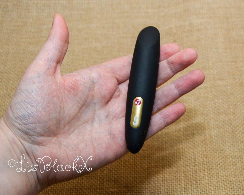 Review of the Samba lipstick vibrator by Nomi Tang Copyright Liz BlackX