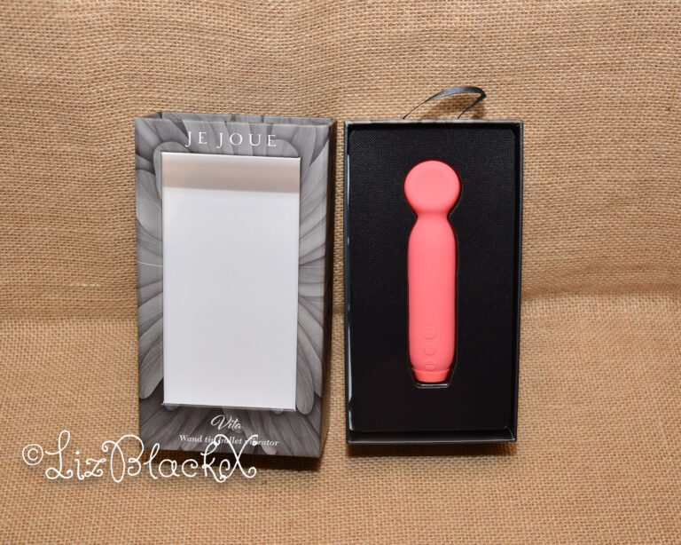 Review of the Vita by Je Joue Copyright Liz BlackX