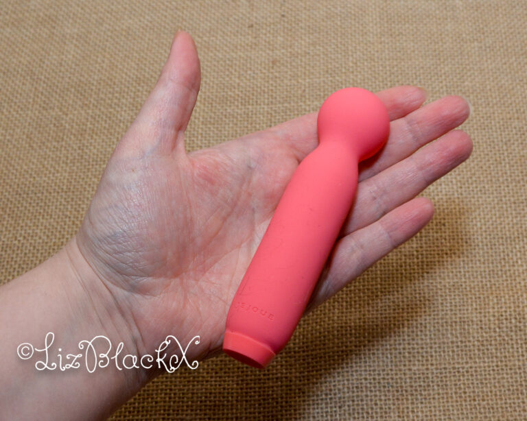 Review of the Vita by Je Joue Copyright Liz BlackX