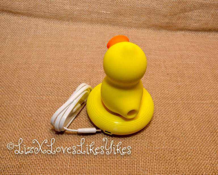 Review of the Honey Ducky II by Funzze.com Copyright Liz BlackX
