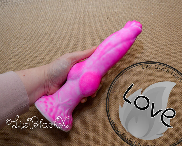 Review of the Dragon 8.8 Inch Thrusting Vibrating Fantasy Knot Dildo Big Shocked Copyright Liz BlackX