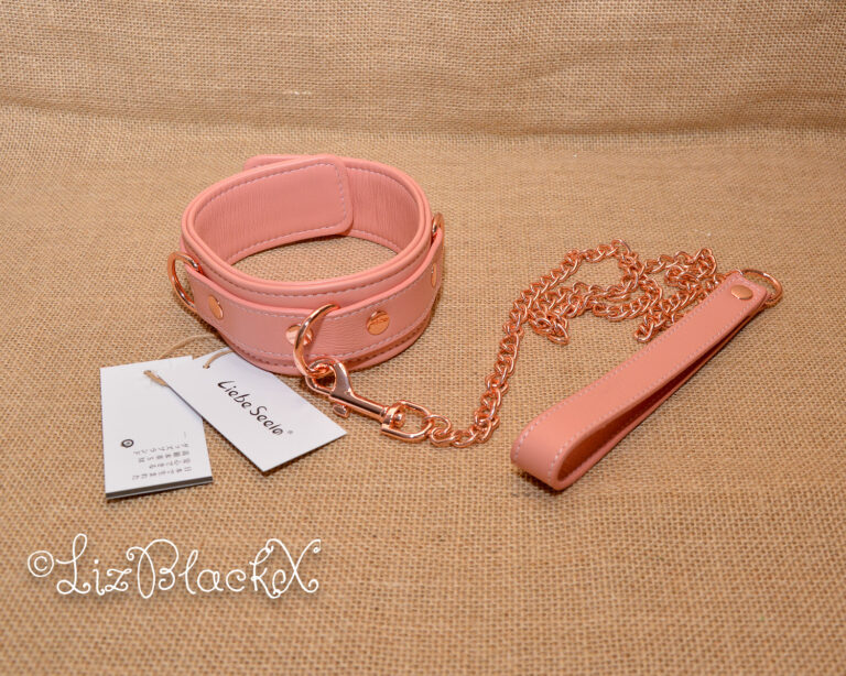 Review of the Pink Dream Leather Collar with Leash by Liebe Seele Copyright Liz BlackX