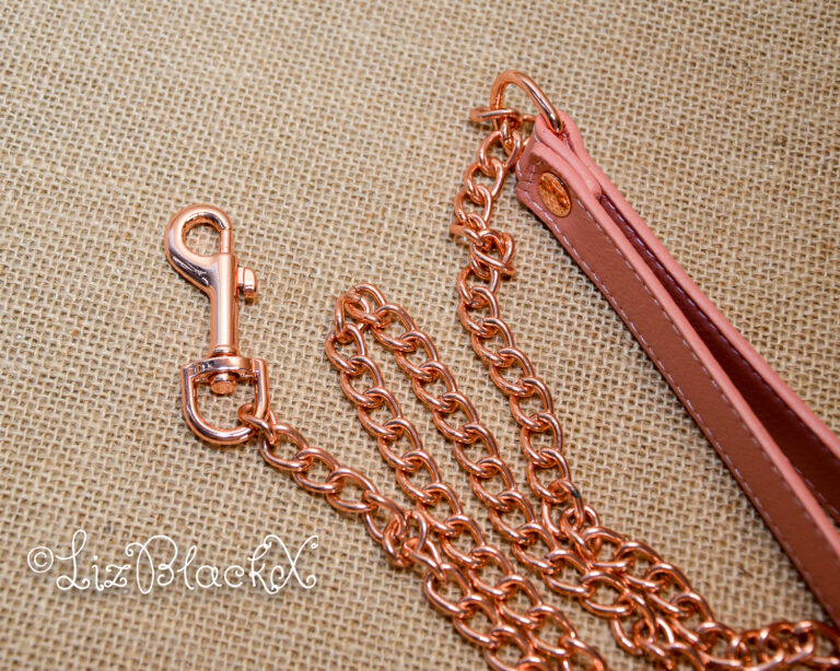 Review of the Pink Dream Leather Collar with Leash by Liebe Seele Copyright Liz BlackX