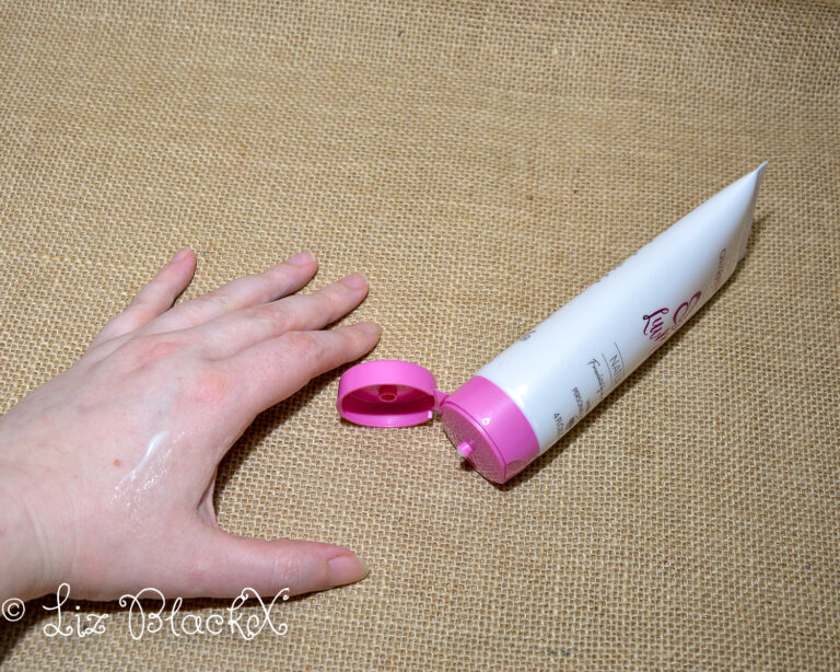Review of the LuvMor Naturals Hybrid Personal Lubricant 4 fl. oz by Calexotics Copyright Liz BlackX