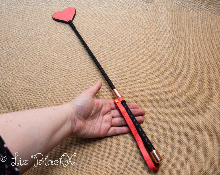 In-Depth Review of the Angel's Kiss Crop by Liebe Seele: Pros and Cons Comparisons Copyright Liz BlackX