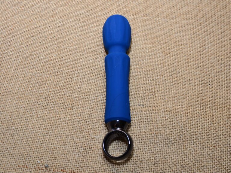 Small but Mighty: Exploring the Delights of the Primo Wand Vibrator by Screaming O Copyright Liz BlackX