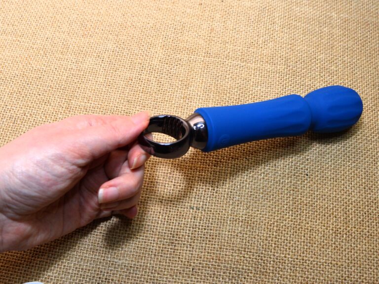 Small but Mighty: Exploring the Delights of the Primo Wand Vibrator by Screaming O Copyright Liz BlackX