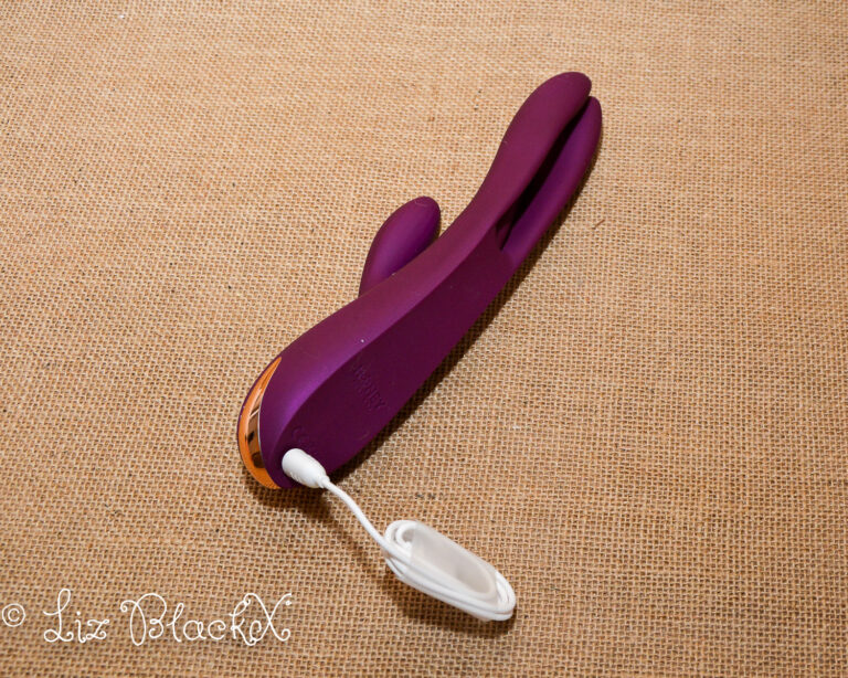 Terrific Vibes: An In-Depth Review of the Future-Forward Vibrator Terri by HoneyPlayBox.com Copyright Liz BlackX