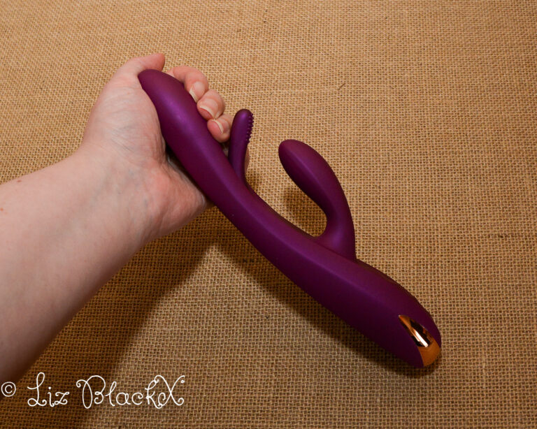 Terrific Vibes: An In-Depth Review of the Future-Forward Vibrator Terri by HoneyPlayBox.com Copyright Liz BlackX