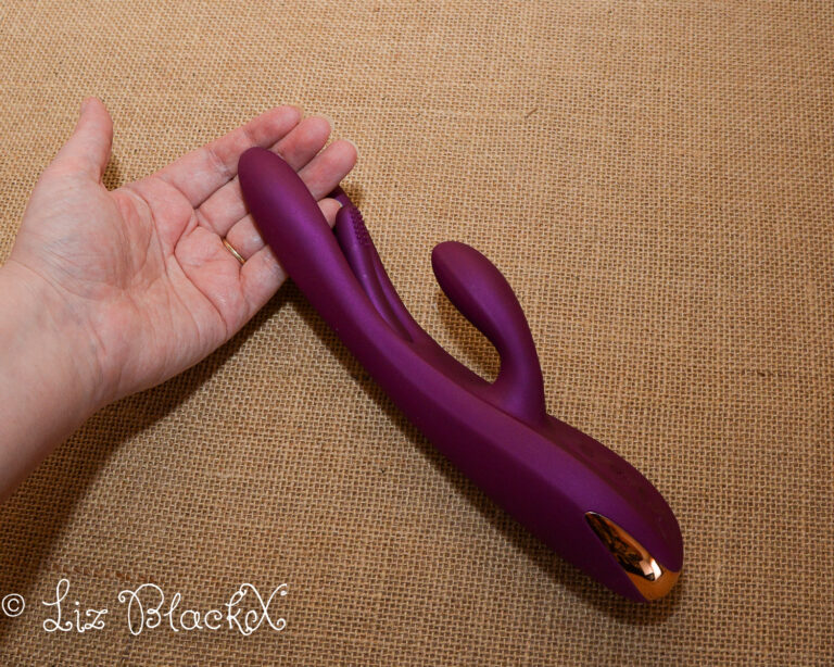 Terrific Vibes: An In-Depth Review of the Future-Forward Vibrator Terri by HoneyPlayBox.com Copyright Liz BlackX