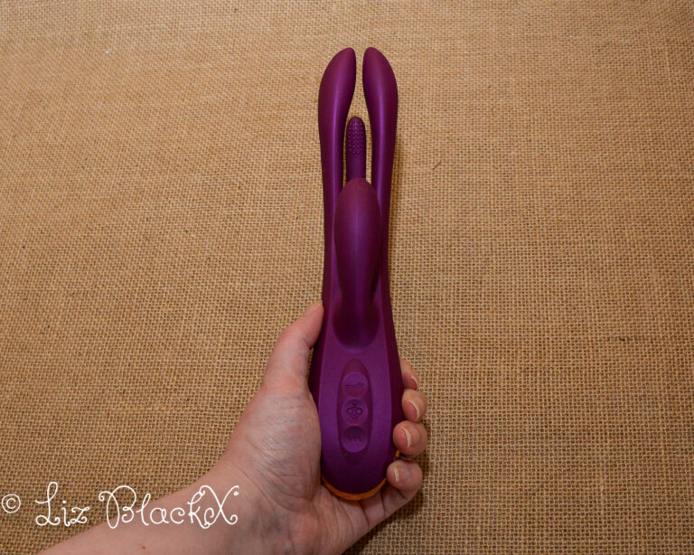 Terrific Vibes: An In-Depth Review of the Future-Forward Vibrator Terri by HoneyPlayBox.com Copyright Liz BlackX