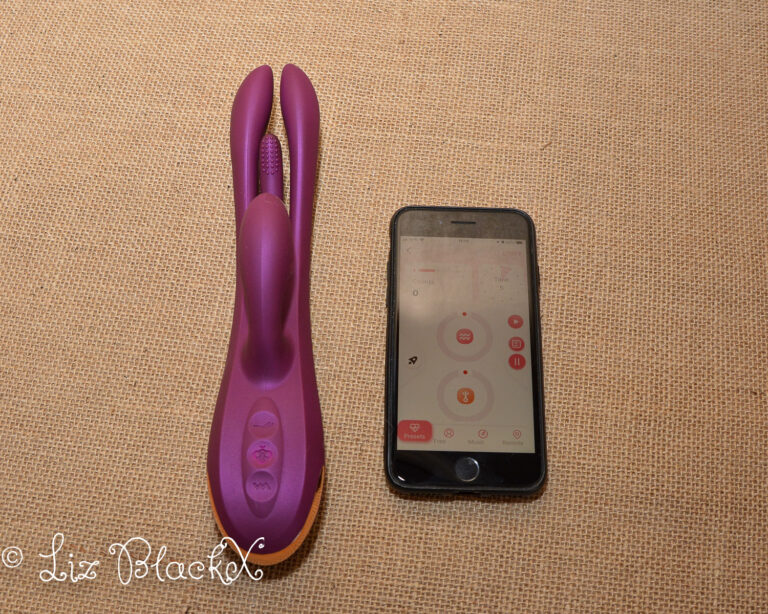 Terrific Vibes: An In-Depth Review of the Future-Forward Vibrator Terri by HoneyPlayBox.com Copyright Liz BlackX