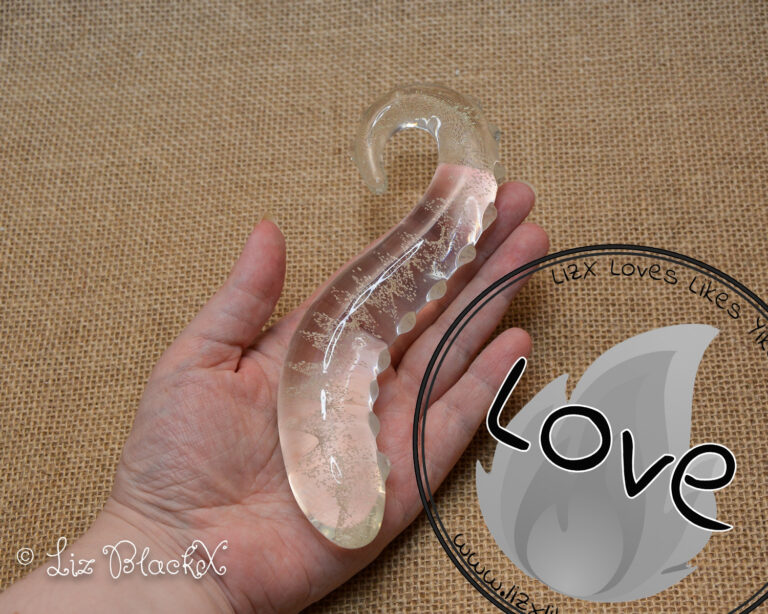 Unwrap the Night: Funzze Glow-in-the-Dark Glass Dildo Review Copyright Liz BlackX End verdict: Love