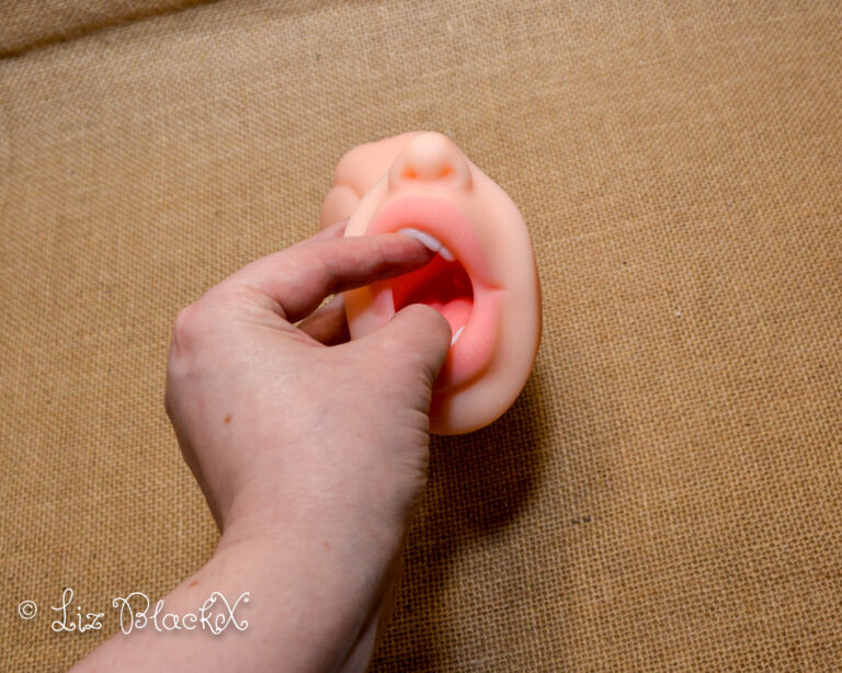 Review NUPU 3 Onahole by Motsutoys: Double the Pleasure, Double the Fun! Copyright LizBlackX