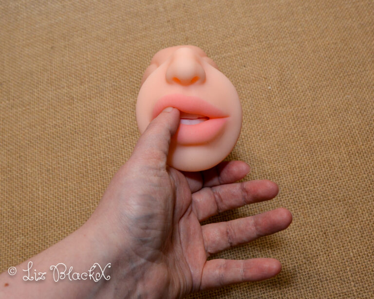 Review NUPU 3 Onahole by Motsutoys: Double the Pleasure, Double the Fun! Copyright LizBlackX