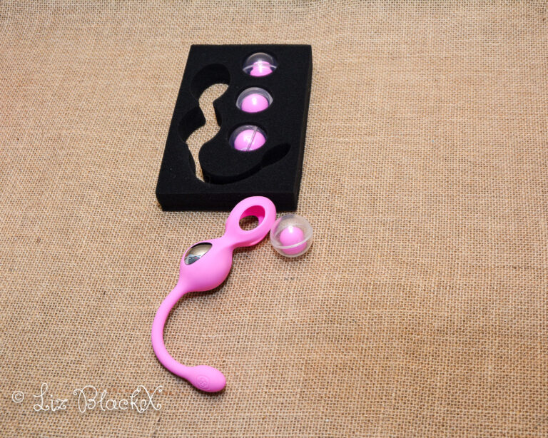 HoneyPlayBox Elektra E-stim Kegel Trainer Set Review: Get Charged Up with this Device! Copyright Liz BlackX