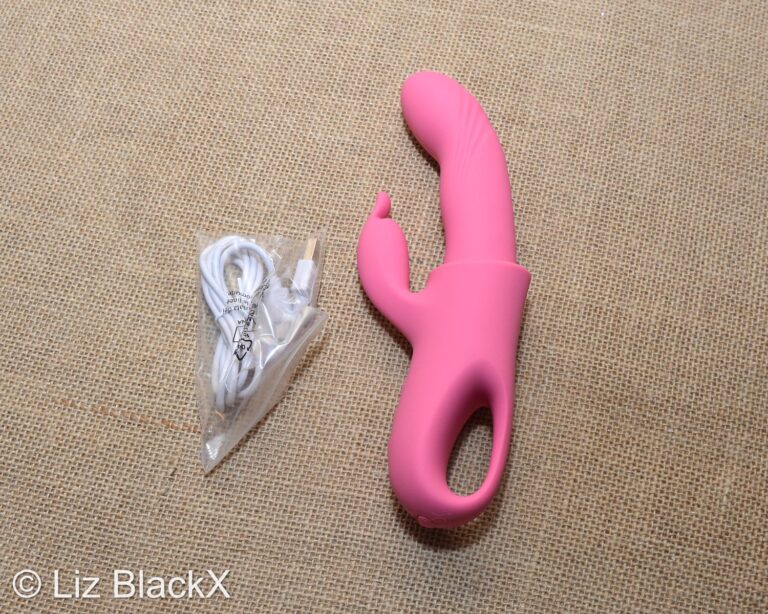 Hands-Free Pleasure: A Closer Look at the VVD Rider Desire & Rider Go (Plus Valentine’s Deals!) Copyright Liz BlackX