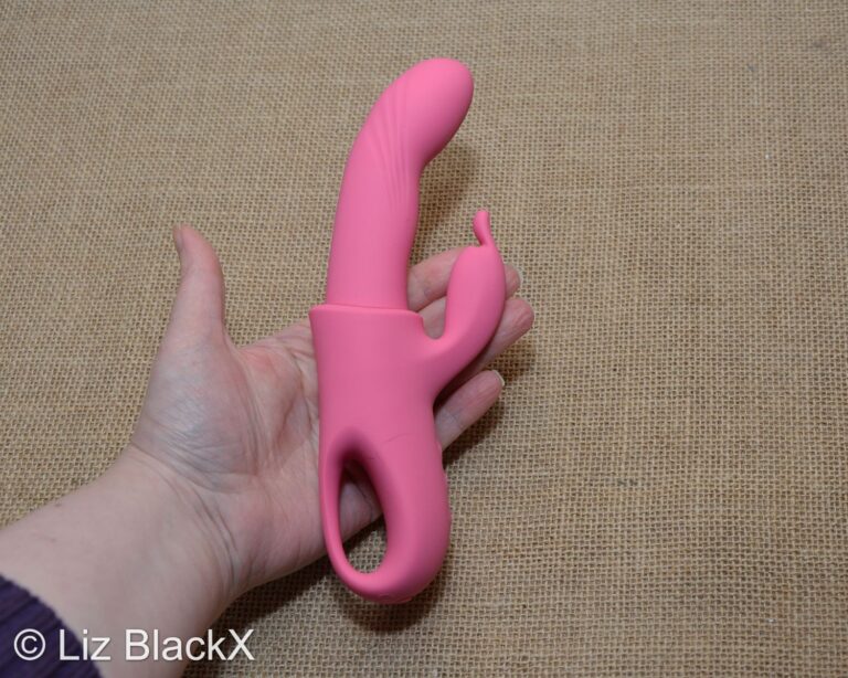 Hands-Free Pleasure: A Closer Look at the VVD Rider Desire & Rider Go (Plus Valentine’s Deals!) Copyright Liz BlackX