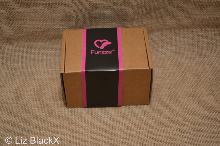 Funzze Suck and Kiss Vibrating Pussy Pump Honest Review Copyright Liz BlackX