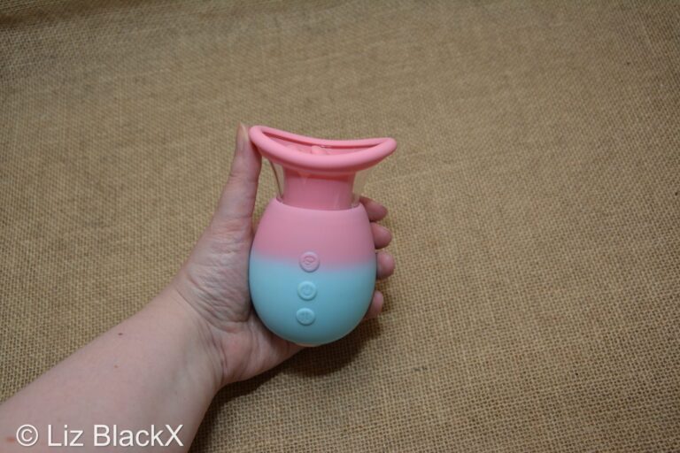Funzze Suck and Kiss Vibrating Pussy Pump Honest Review Copyright Liz BlackX