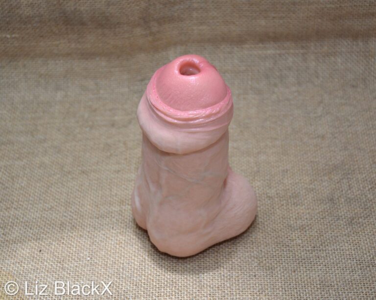 Is This the Ultimate Heavy-Duty Sleeve? QUTOYS Hole-y Cow Masturbator Review Copyright LizBlackX